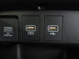 便利な充電用USBジャックも付いています。