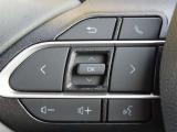 ブルートゥースに接続すれば、スマホに入れている音楽が聞けたり運転中に電話がかかってきてしまった場合もハンドルから電話を取ることができます!