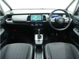 ◆インテリアパネル◆視界広々で非常に運転しやすくロングドライブでも疲れを感じさせないすっきりとまとまったインパネ周りです。