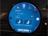 MINIのメーターパネルは円をコンセプトにデザインされております。おしゃれで愛嬌のあるMINI独自のデザインに惹かれる方は数多くいらっしゃいます。