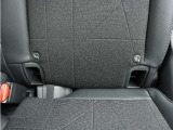 ◆ISOFIX◆シートベルトいらずでチャイルドシートと固定金具を連結するだけでガッチリ固定できます。