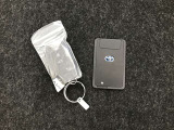 スマートキーを携行していればエンジンの始動やドアの開閉もスマートに☆