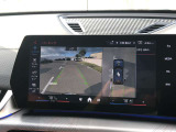 リアビューカメラ、トップビュー+サイドビューカメラ名前の通り車体後方を映し出すカメラと、車両周辺を真上から見た画像を合成して表示するカメラです。もちろんサイドビューカメラも付属します。