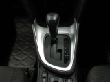 燃費の良い電子制御式無段変速のCVTです。