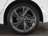 アウディ認定中古車の延長保証制度はお客様のご希望により、有償にて一年間延長することが可能です。 アウディの安心なカーライフをお約束します。  ※料金など詳細は販売店にお問い合わせください。