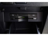 ETC車載器を装備していますので、高速道路の料金所をスムーズに通過。料金もお得になる場合があります。