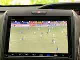 テレビ映像を画面に表示でき、停車中の休憩時間などに番組を視聴できます。車内で待ち時間を過ごす際にも活用しやすく、日常のお出かけに便利な装備としてお使いいただけます。