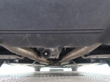 気になる中古車の下廻り。もちろん、納車時には整備スタッフによる点検を実施致しますので安心してご購入いただけます。