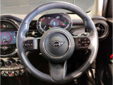 ミニ独特のゴーカートフィーリングと呼ばれる軽快なハンドリングはAT車、MT車のどちらでも楽しめます。