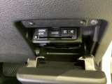 ハンドルの右下にETCがついています。高速道路の料金所の通過も楽々です!。 カードの取り出しもしやすい場所についています。