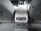 ご納車前に行います点検100項目におきまして、専用のテスターやツールを用いて細かな診断を行います。