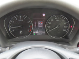 【メーターとマルチインフォメーションディスプレイ】大きくて見やすいスピードメーターです。また燃費や航続可能距離といった運転をサポートする情報や、ホンダセンシングの注意・警告なども表示します。