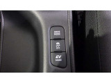 『EVモード』はモーターのみで走行しガソリンを消費しないハイブリッド車ならではの環境にも優しい走行です
