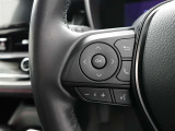 ステアリングスイッチ付き。手を離さずにさまざまな操作が可能です。