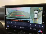 レクサスのお車はすべてバックモニターを標準装備。駐車時のご不安を解消する、パノラミックビューモニターも装備しています。