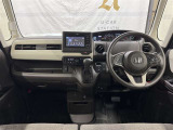 見通しのよいすっきりとした視界で、誰でも運転しやすいです。運転のしやすさは疲れにくさにも繋がりますよ♪