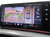車両の頭脳といっても過言ではない『iDrive・システム』。オーディオ・ハンズフリー・ナビゲーションはもちろん、車両状況・操作説明まで確認する事ができます。