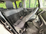 運転席シート廻りは使用感も少なく、良好な状態となっています。前オーナー様が丁寧に使っていたことがよくわかりますね。
