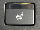 【前席+後席シートヒーター】寒い日に重宝するシートヒーターを後席にも装備!エアコンより早く温まってくれるので寒がりの人も安心ですね♪エアコンの温風は乾燥するから苦手、という方にもをおすすめです。