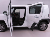 納車の前にはエンジンオイル、オイルエレメント、エアクリーナー、クーラント、バッテリー、ワイパーゴムのチェックまたは交換を行います!