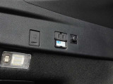 アウトドアや停電時に便利なラゲッジルーム内100V/1500Wアクセサリーコンセント♪