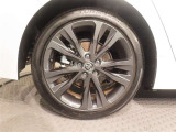215/45R17 タイヤ &17&times;7?J アルミホイール(ダークグレーメタリック塗装 /センターオーナメント付)