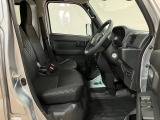 ご納車までに、弊社サービススタッフによる点検整備を行い、バッテリー、エンジンオイル、オイルエレメント、ワイパーゴムを交換し、ブレーキを分解、摩耗等を確認、必要であれば交換、安心してお乗りいただけます!