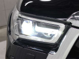 LEDヘッドライトには「オートマチックハイビームシステム」を搭載。夜間走行時にハイビームで走行可能と判断した場合、ロービームとハイビームを自動的に切り替え、前方視界確保をアシストします。