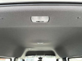 助手席と荷室にもマップランプを装備されていますので便利ですね。