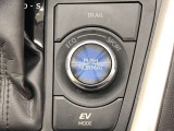 ドライブモードは走りの穏やかな順から「エコ」「ノーマル」「スポーツ」等が選べます。車種によりアクセルレスポンスやステアリングの重さ、エアコンの利き具合等が違います。