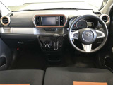 見通しのいい視界と最適なレイアウトで運転しやすいです。
