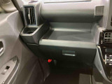 納車前にはプロのメカニックが、各部の点検を行います。ディーラーにしか出来ない品質、そしてサービスできっと満足していただけると思います!