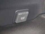 便利なアクセサリーコンセント(AC100V・1500W)が装備されています。ハイブリッドカー特有の大容量の電気エネルギーによりアウトドアシーンや停電などの非常時に便利な機能です。