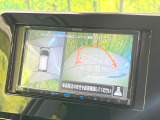 【アラウンドビューモニター】専用のカメラにより、上から見下ろしたような視点で360度クルマの周囲を確認することができます☆死角部分も確認しやすく、狭い場所での切り返しや駐車もスムーズに行えます。