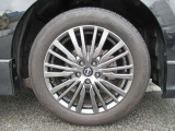 おしゃれは足元から♪♪『225/55R18インチ』♪♪日産純正アルミホイールをはいております♪♪