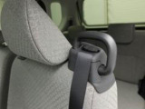 後席アシストグリップは、お年寄りの方が乗車される時に特に喜ばれる装備です。