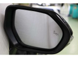 BSMを装備。さらに、後退時車両検知警報【RCTA】を搭載しています。バックで出庫する際に左右から接近する車両を検知し、ミラーのインジケーターの点滅と警報音で警告して安全確認をサポートしてくれます。