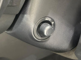 電動調整ハンドル シートメモリー機能と連動し乗車時、降車時に乗り降りしやすいように自動でハンドルが上下します。