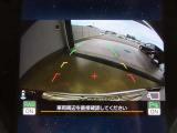 バックカメラが付いているので後方確認が非常にしやすいです。今や運転初心者も熟練者も必須装備!ついていて損はないですね♪