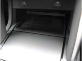 ワUSB充電ポート&times;2(1列目)イヤレスデバイスチャージング