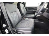 見えないところまで徹底洗浄!中古車をキレイで気持ちよくお乗りいただけるよう、トヨタ認定中古車はしっかりクリーニング。エンジンルームやシートを外した洗浄まで目に見えないところまで徹底的に洗浄しています。