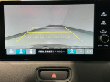 【バックカメラ】運転が苦手な方も車庫入れラクラクです!ギアをリバースに入れれば自動的に切り換わりますので、面倒な操作は不要です♪狭い駐車場もお車を傷つけず安心ですね!