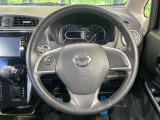 【純正革巻きステアリング】上質な革を使用することで、手にしっかり馴染みとても運転しやすいハンドルです♪