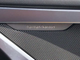 ハーマンカードンのカースピーカーは良質な音を届けると同時に、その先にある車内空間における上質な&ldquo;音楽体験&rdquo;も提供している。