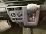 納車前にはプロのメカニックが、各部の点検を行います。ディーラーにしか出来ない品質、そしてサービスできっと満足していただけると思います!