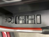 パワーウィンドウスイッチで運転席から全席の窓の開閉ができます♪