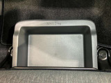 助手席アンダーボックスは運転用の替え靴や、車内に常備しておきたい子供用品、着替えた服などが収納できて便利です。女性に嬉しい収納スペースです★