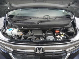 ◆エンジンルーム◆車の心臓部分。エンジンルームが汚いとトラブルの基になりますので、当店は専用の液剤を使って徹底的に綺麗にします。