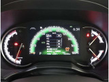 とっても見やすいメーターです。夜間時はラグジュアリーな気分にさせてくれる照明が魅力ですので、夜のドライブも楽しみになりますよ♪