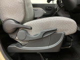 運転しやすいポジションを設定することができます。自分に合ったベストポジションで安全運転・楽しいドライブをどうぞ♪